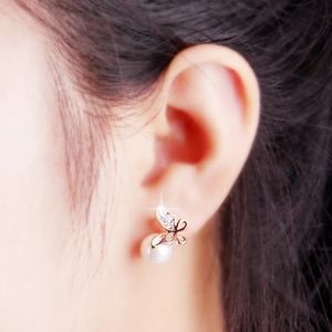 Gold Rhinestone Butterfly Pearl Earrings